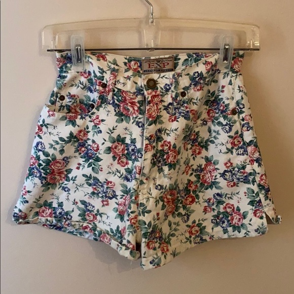 Express Floral Shorts - Picture 1 of 1